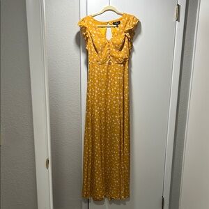 Lulu's Yellow Gold Maxi Dress Sweetheart Neckline Flutter Sleeves